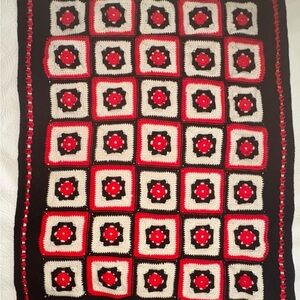 Holiday Knit Crochet  Blanket Vintage Christmas handmade
